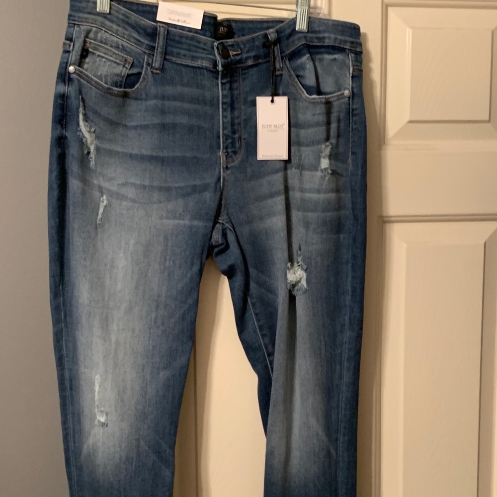 New Judy Blue Midrise Boyfriend